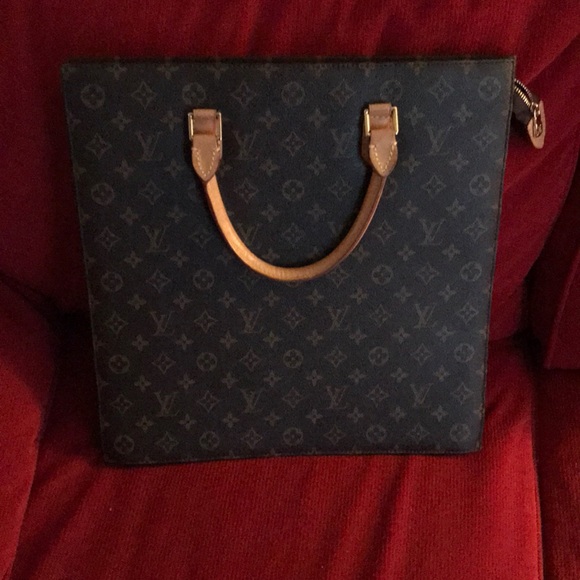 Louis Vuitton bag made in France 9 week 2008. - Picture 1 of 4